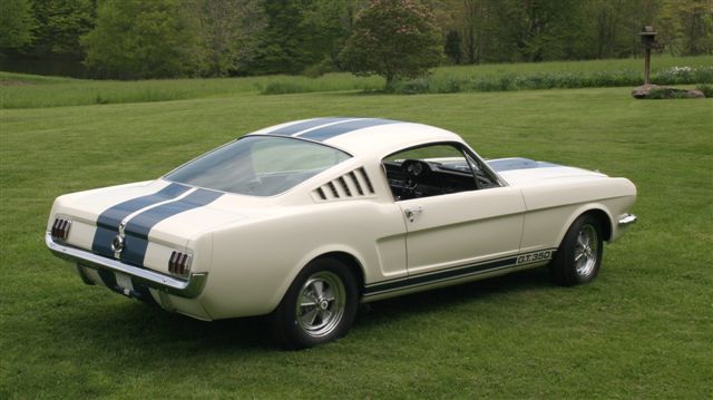 '65 Shelby GT350, right rear view